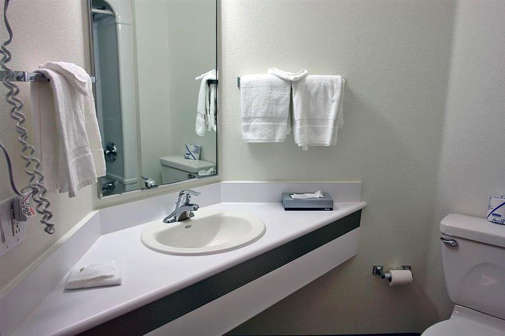 Motel 6-Peterborough, On Oda fotoğraf